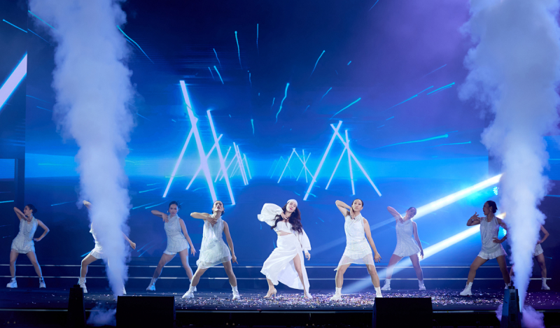 Độc lạ đón năm mới ở thị trấn Hoàng Hôn -0