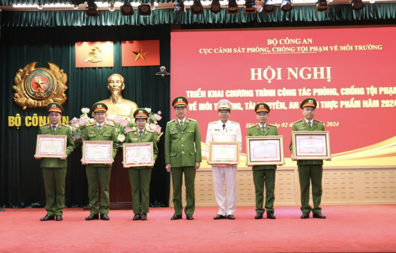 Nâng cao công tác đấu tranh, xử lý tội phạm và vi phạm pháp luật về môi trường -0