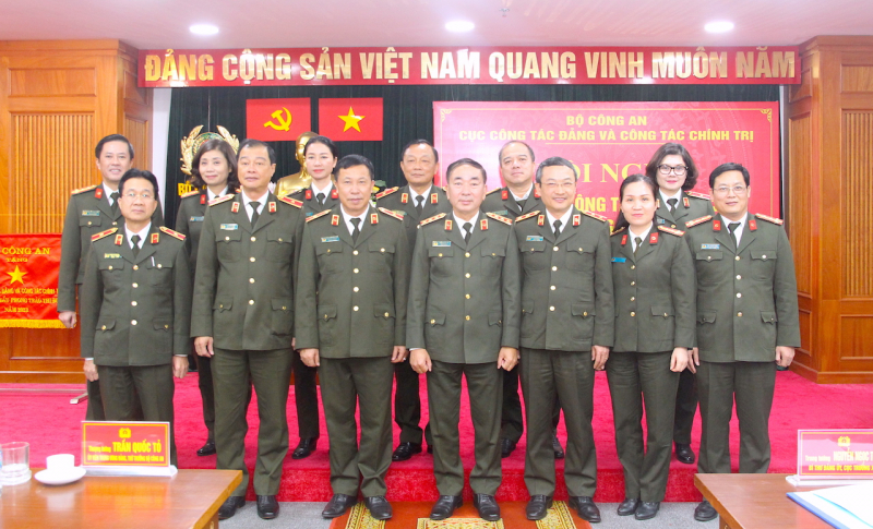 Tăng cường công tác quản lý cán bộ, siết chặt kỷ luật, kỷ cương -0