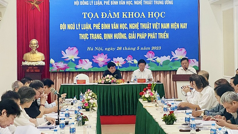 Văn học cũ, cần những cách đọc mới -1