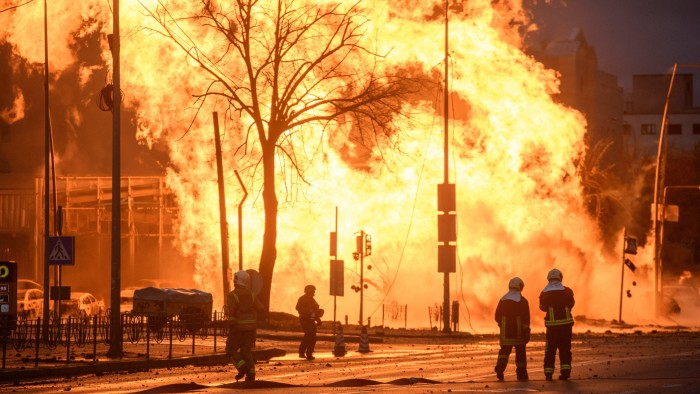 Nga mở đòn tập kích lớn, phòng không Ukraine bỏ lọt 33 tên lửa -0