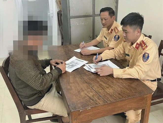 Thông báo chốt CSGT, 7 cá nhân bị xử phạt hơn 50 triệu đồng -0