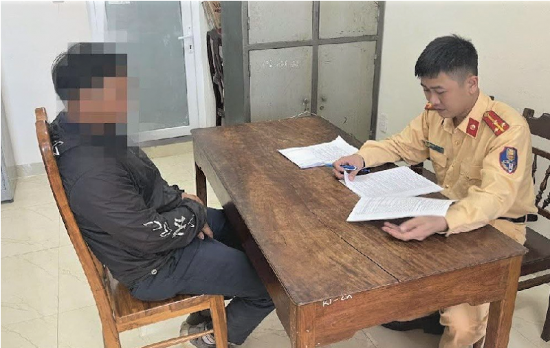 Thông báo chốt CSGT, 7 cá nhân bị xử phạt hơn 50 triệu đồng -1