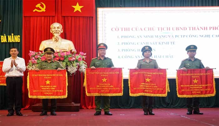 Công an các đơn vị, địa phương triển khai công tác năm 2024 -1