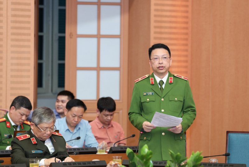 Đẩy mạnh hi trả an sinh xã hội không dùng tiền mặt phục vụ người dân dịp Tết Nguyên đán 2024 -0