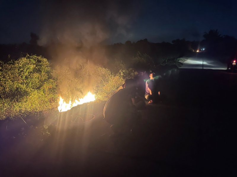 Người dân thở phào khi đối tượng giết người, cướp tài sản trốn trong rừng bị bắt -1