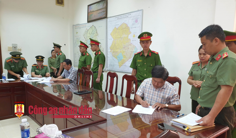 Hậu Giang: Bắt giam Phó Chủ tịch, nguyên Phó Chủ tịch UBND huyện Phụng Hiệp -0