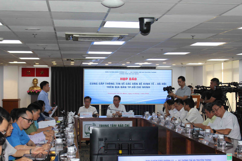 TP Hồ Chí Minh: Thưởng tết cao nhất hơn 2 tỷ đồng/1 người -0