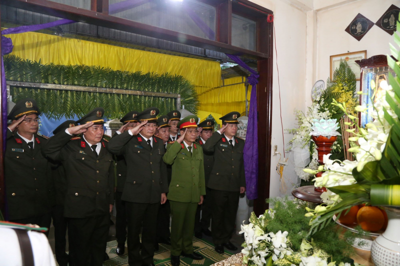 Truy thăng cấp bậc hàm đối với Phó trưởng Công an phường hy sinh khi làm nhiệm vụ -0