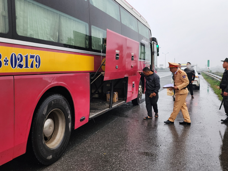 Hơn 9.000 trường hợp vi phạm nồng độ cồn trong 4 ngày thực hiện cao điểm -0