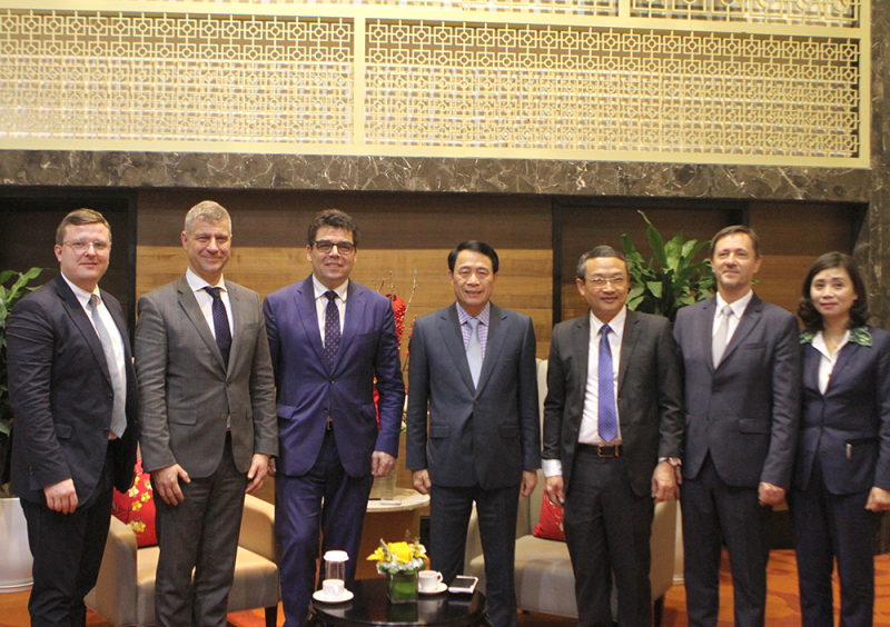 Tiếp tục đẩy mạnh hợp tác trong lĩnh vực thể dục, thể thao với Ủy ban Olympic Hungary -0