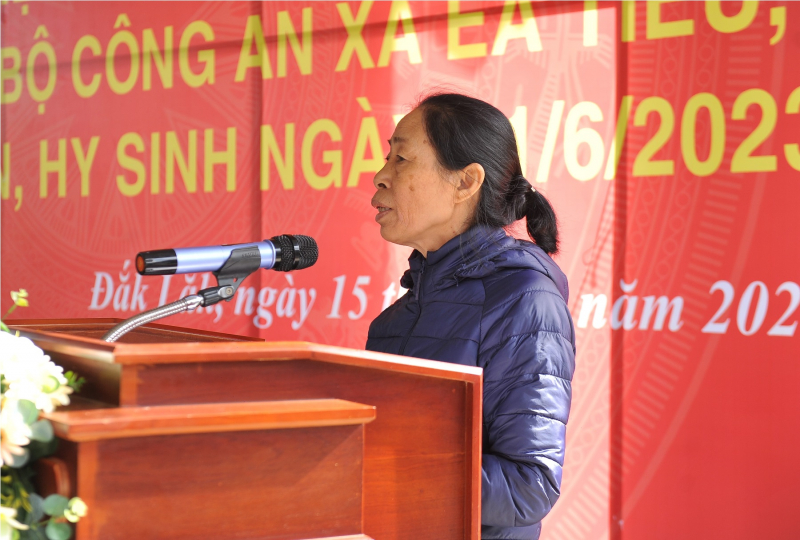 Trao “Nhà tình nghĩa” cho thân nhân liệt sĩ CAND hy sinh trong vụ khủng bố ở Đắk Lắk  -0