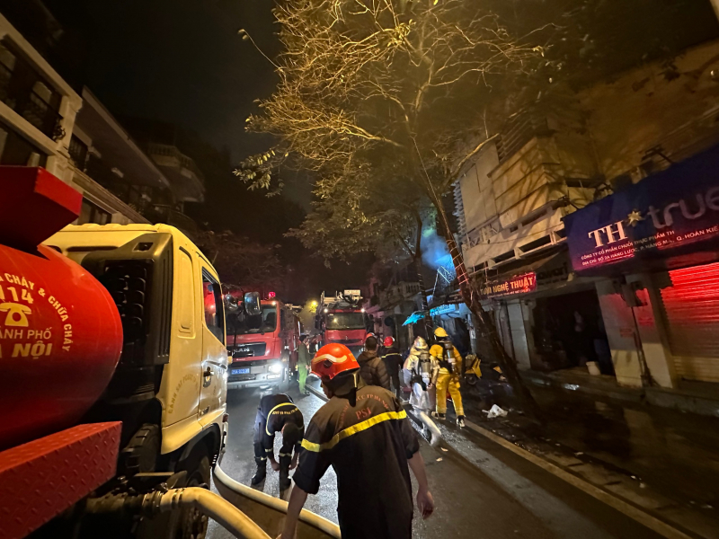 Cháy nhà dân lúc rạng sáng, 4 người trong gia đình tử vong -0