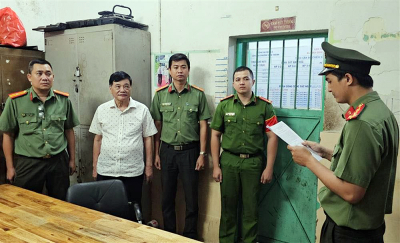 Khởi tố, bắt tạm giam cựu Tổng Biên tập Báo Thanh niên Nguyễn Công Khế -0