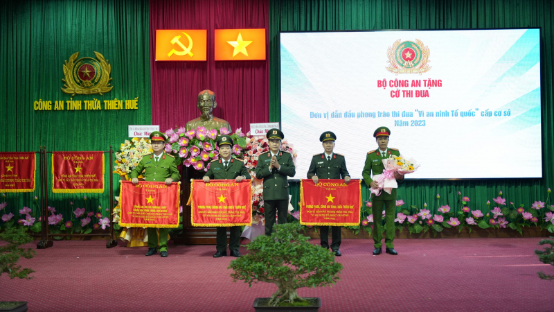 Công an Thừa Thiên Huế giữ vững ANTT, phục vụ hiệu quả mục tiêu đưa địa phương trở thành thành phố trực thuộc Trung ương -0