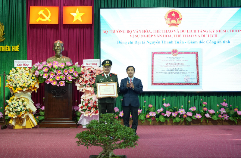 Công an Thừa Thiên Huế giữ vững ANTT, phục vụ hiệu quả mục tiêu đưa địa phương trở thành thành phố trực thuộc Trung ương -1