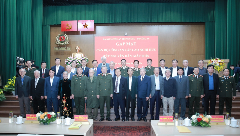 Lãnh đạo Bộ Công an gặp mặt, chúc Tết cán bộ cấp cao nghỉ hưu tại Hà Nội -0