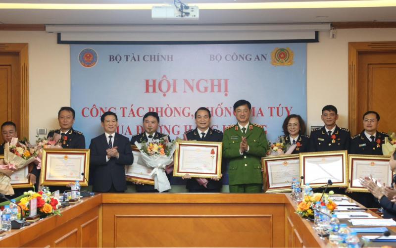 Đẩy mạnh công tác phối hợp trong đấu tranh phòng chống ma tuý -0