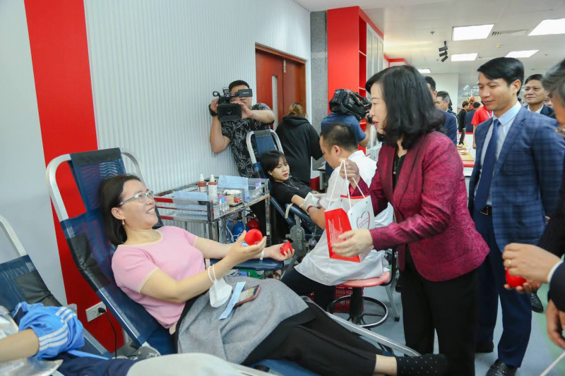 Hiến máu tình nguyện, hành trình 30 năm thấm đẫm ý nghĩa nhân văn cao đẹp -0