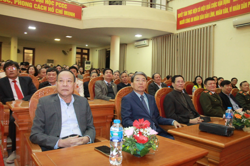 Ấm áp cuộc Gặp mặt của cán bộ Công an hưu trí Khối Xây dựng lực lượng CAND -0