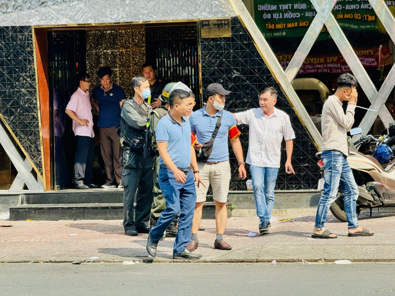 Phong tỏa, kiểm tra quán bar “nổi tiếng” ở TP Hồ Chí Minh nhiều giờ liền -1
