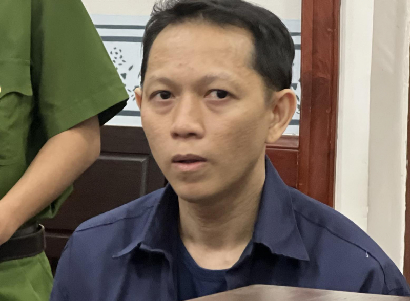 Xin vượt đường không được, tài xế đâm chết người lãnh án -0