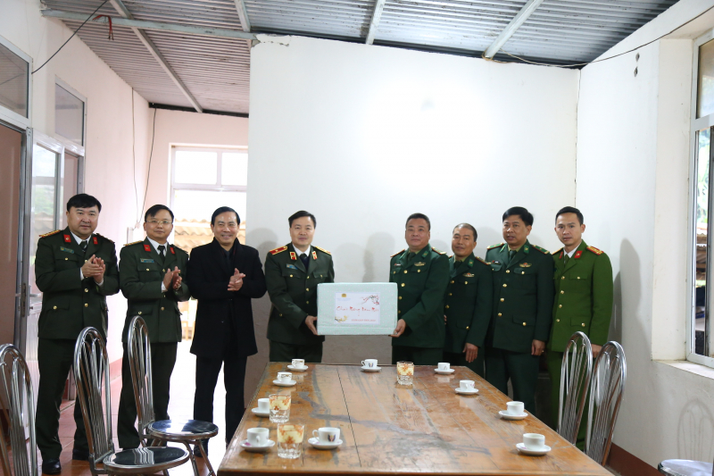 Xua tan giá rét vùng cao -1