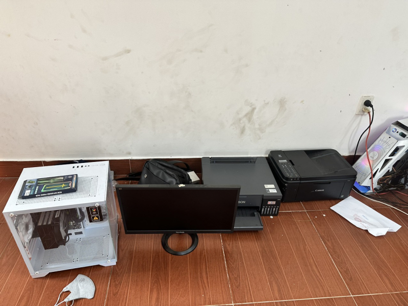 Hơn 10 tháng trốn nã vẫn tiếp tục sản xuất giấy tờ giả -1