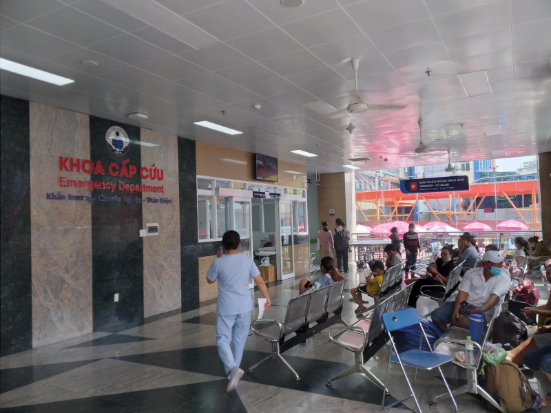 Bệnh viện phối hợp với Công an điều tra vụ nhóm người lạ vào bệnh viện trộm tiền  -0