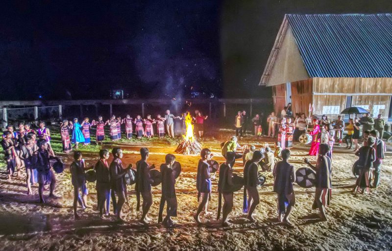 Để tiếng trống đôi, cồng ba, chiêng năm mãi ngân vang -1