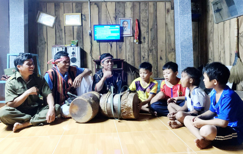 Để tiếng trống đôi, cồng ba, chiêng năm mãi ngân vang -2