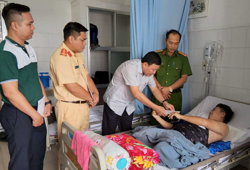 Vụ truy bắt “cát tặc”, cán bộ Công an bị thương: Xem xét dấu hiệu tội phạm -0