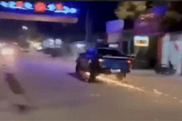 Tài xế bán tải trốn đo nồng độ cồn, tông CSGT rồi kéo lê xe tuần tra -0