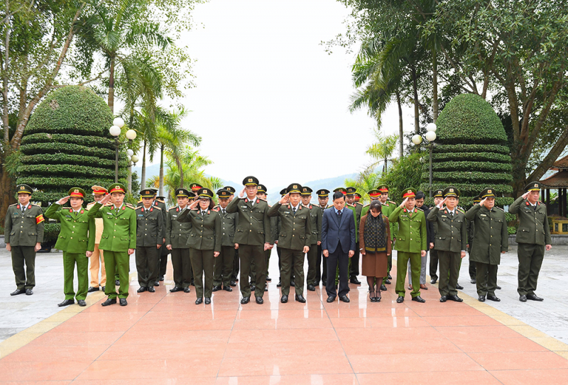 Đảng ủy Công an Trung ương, Bộ Công an dâng hương tại Khu di tích lịch sử CAND -2