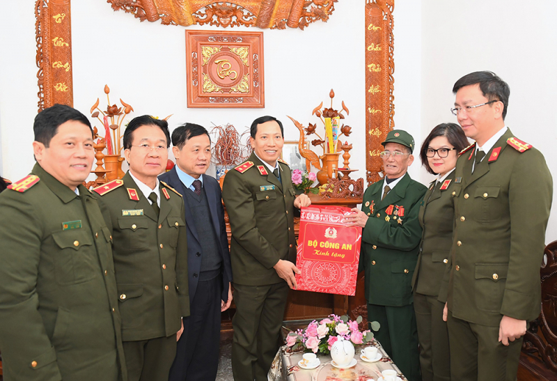 Đảng ủy Công an Trung ương, Bộ Công an dâng hương tại Khu di tích lịch sử CAND -1