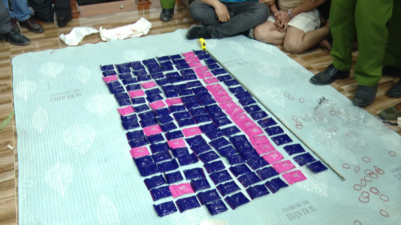 Trao thưởng cho đơn vị triệt phá đường dây buôn bán, vận chuyển gần 30 nghìn viên ma túy -0