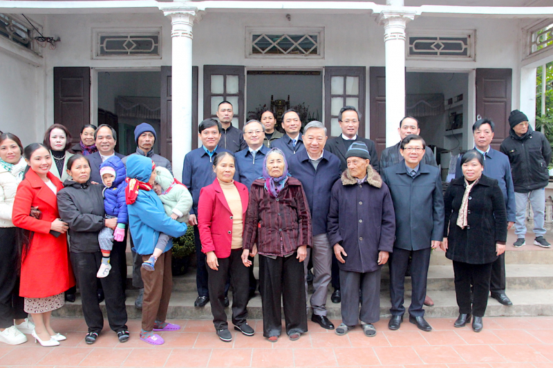 Nghĩa cử ấm áp của Đại tướng Tô Lâm với bà con Hưng Yên khi Tết Giáp Thìn gần kề -0