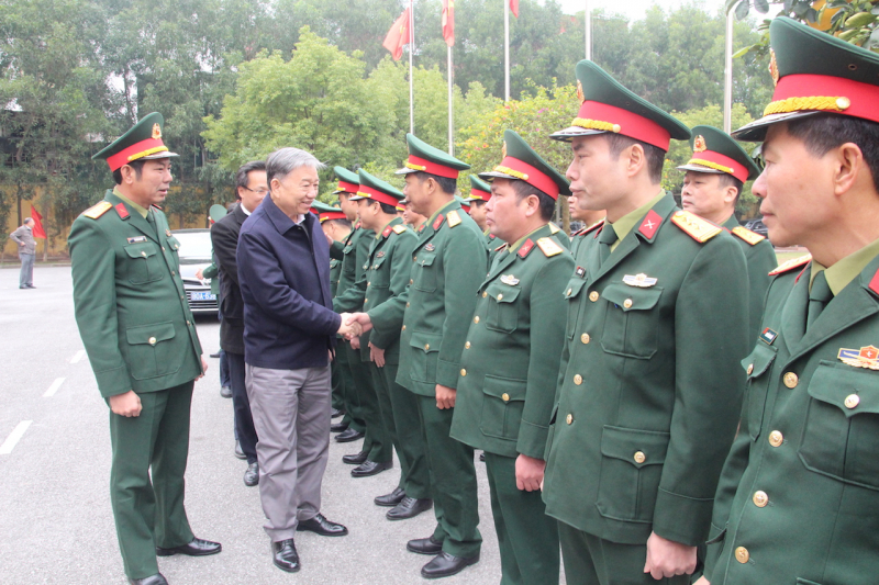 Nghĩa cử ấm áp của Đại tướng Tô Lâm với bà con tỉnh Hưng Yên khi Tết Nguyên đán gần kề -0