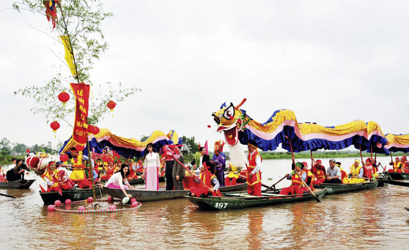 ruoc nuoc song hoang long.jpg -1