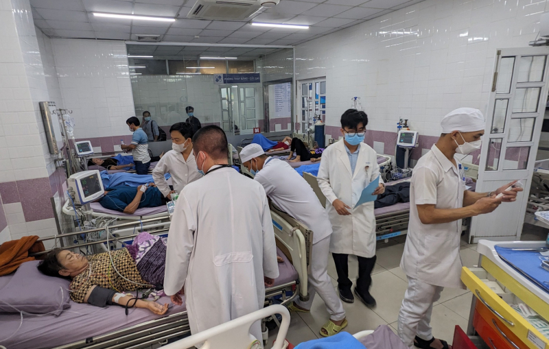 30 người nhập viện sau khi ăn bánh mì -0