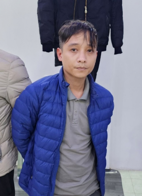 Gia cố 2 lớp cửa, lắp camera quanh nhà để mua bán trái phép chất ma túy  -0