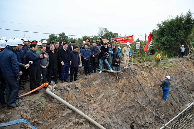 Thủ tướng kiểm tra tiến độ dự án đường dây 500 kV đặc biệt quan trọng với an ninh năng lượng quốc gia -0