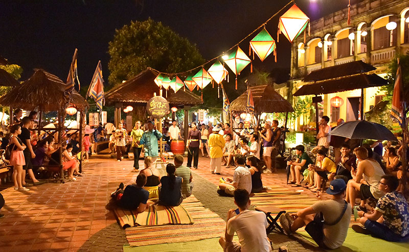 Giới trẻ háo hức chờ 