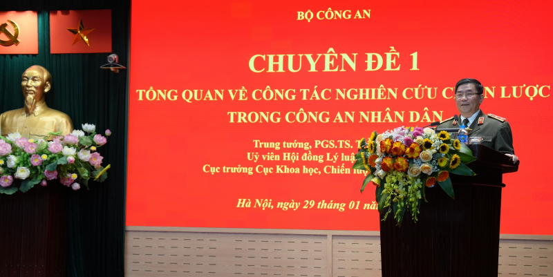 Tầm quan trọng của công tác nghiên cứu chiến lược và thông tin khoa học trong CAND -0