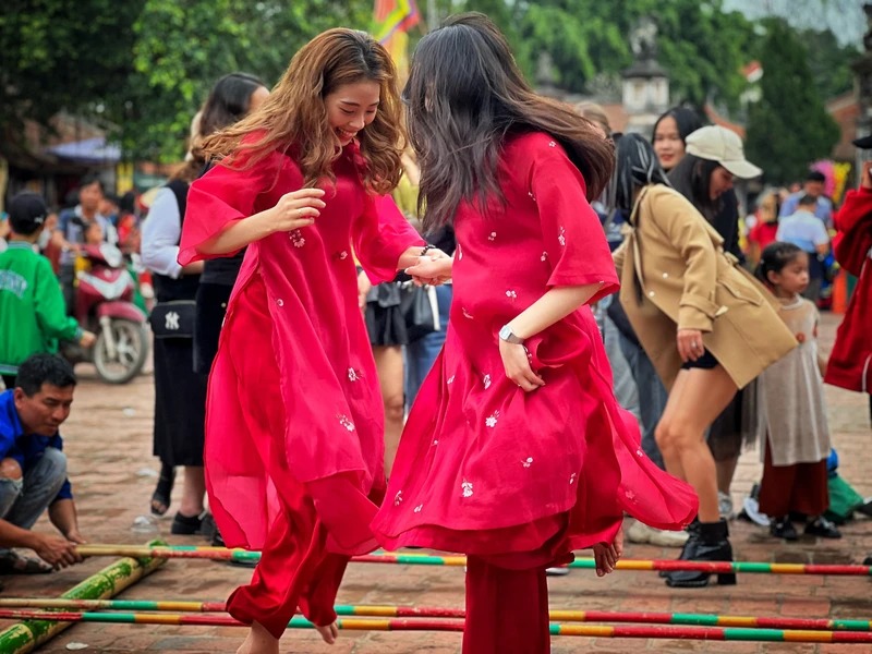 Exhibition to introduce rare documents about trade fair complex -1