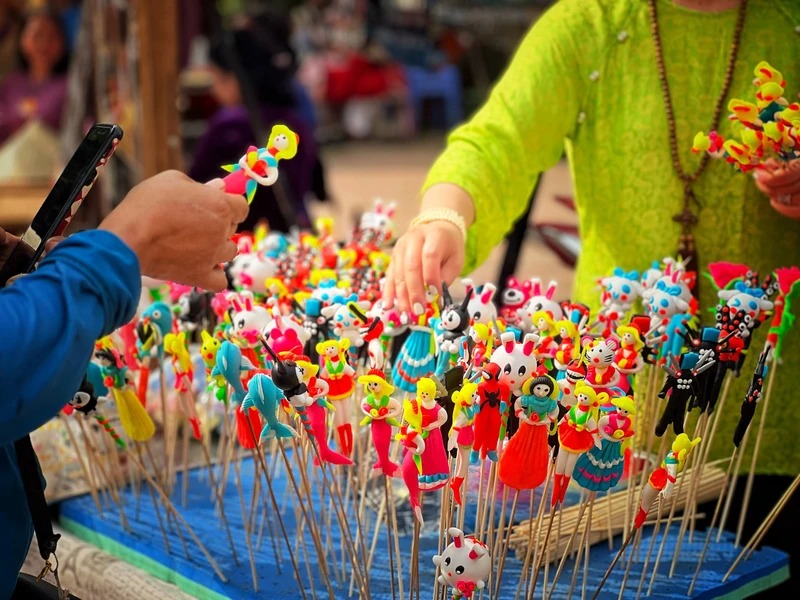 Exhibition to introduce rare documents about trade fair complex -5