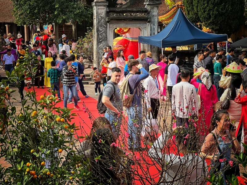 Exhibition to introduce rare documents about trade fair complex -6