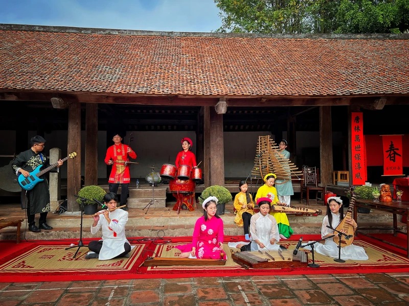 Exhibition to introduce rare documents about trade fair complex -1