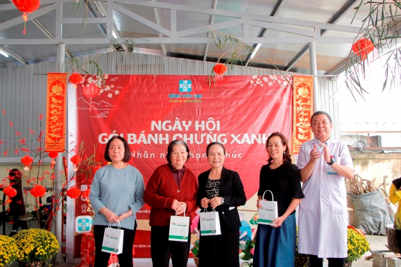 Mang “Xuân yêu thương, đong đầy hạnh phúc” đến với người dân xã anh Hùng Hòa Liên -0