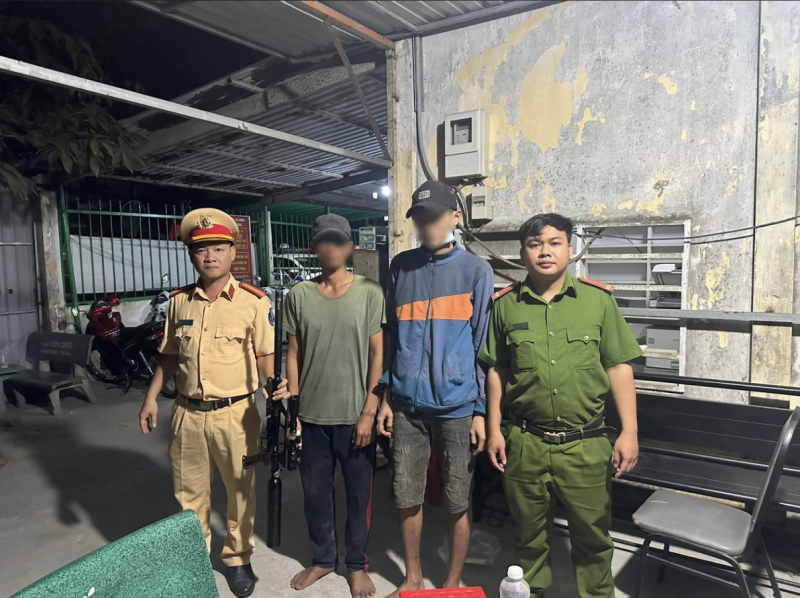 Dùng vỏ lãi đi tháo trộm lưới rọ đá chống sạt lở bán lấy tiền tiêu xài -0